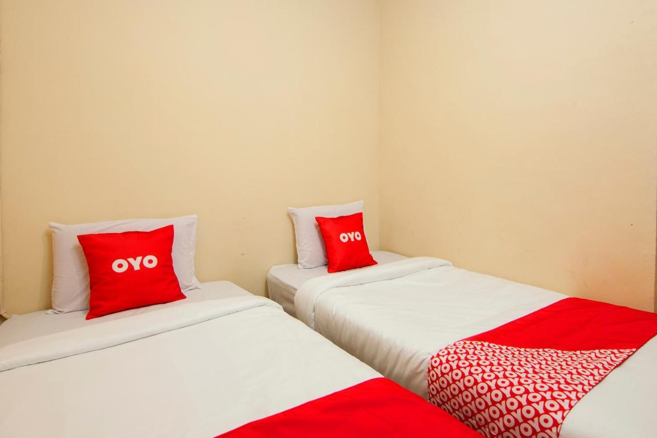 Oyo 2045 Hotel 211 Parapat Ngoại thất bức ảnh