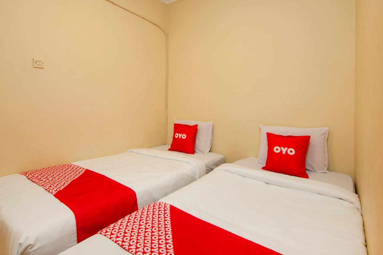 Oyo 2045 Hotel 211 Parapat Ngoại thất bức ảnh